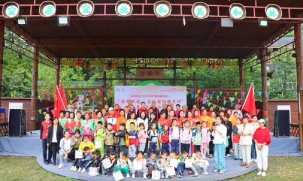 ​万春镇和林村“亲邻共进·家风家训伴我行”重阳节主题活动