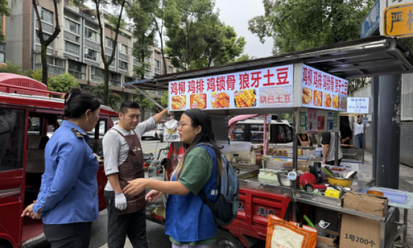 家校社联动筑防线 · 凝心聚力护学途——花土社区构建多方协同护学机制，守护学生平安之路